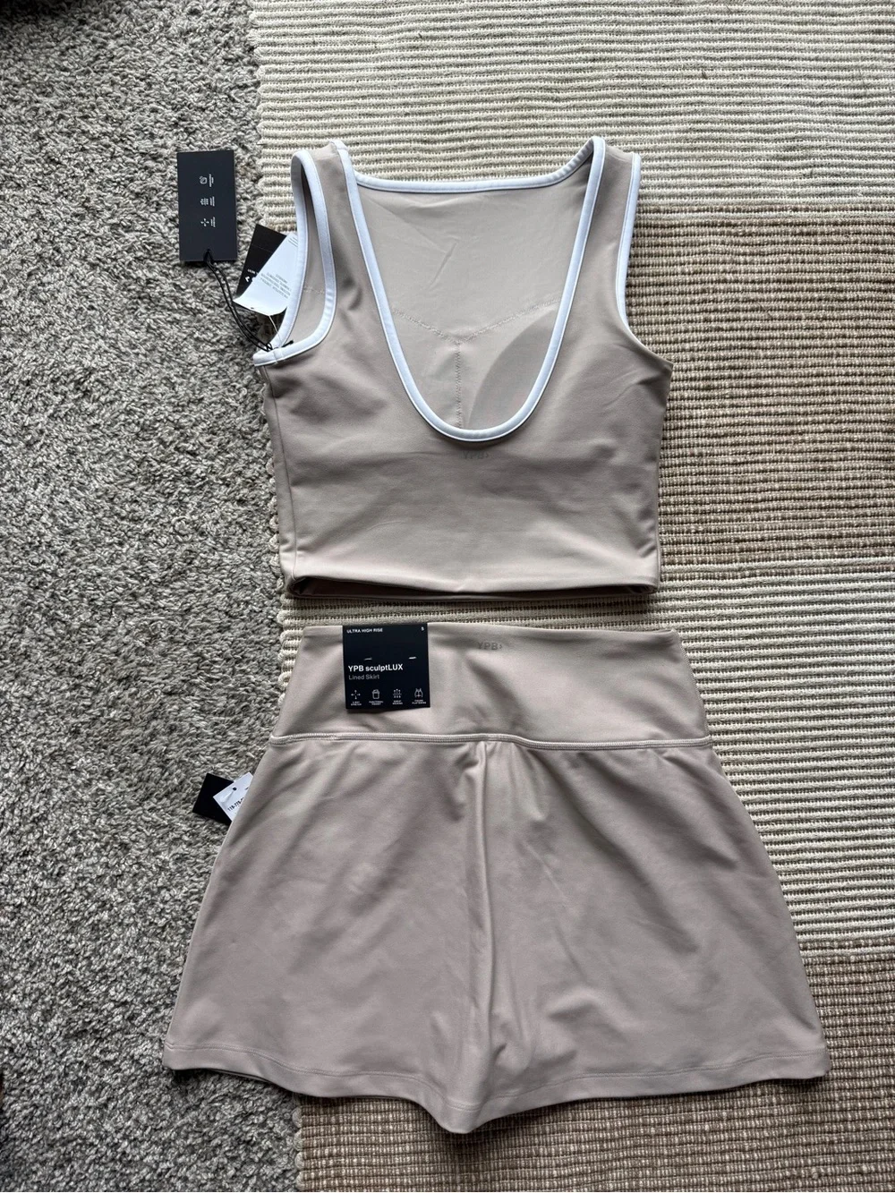 Bra free tank and skort - Picture 2 of 3